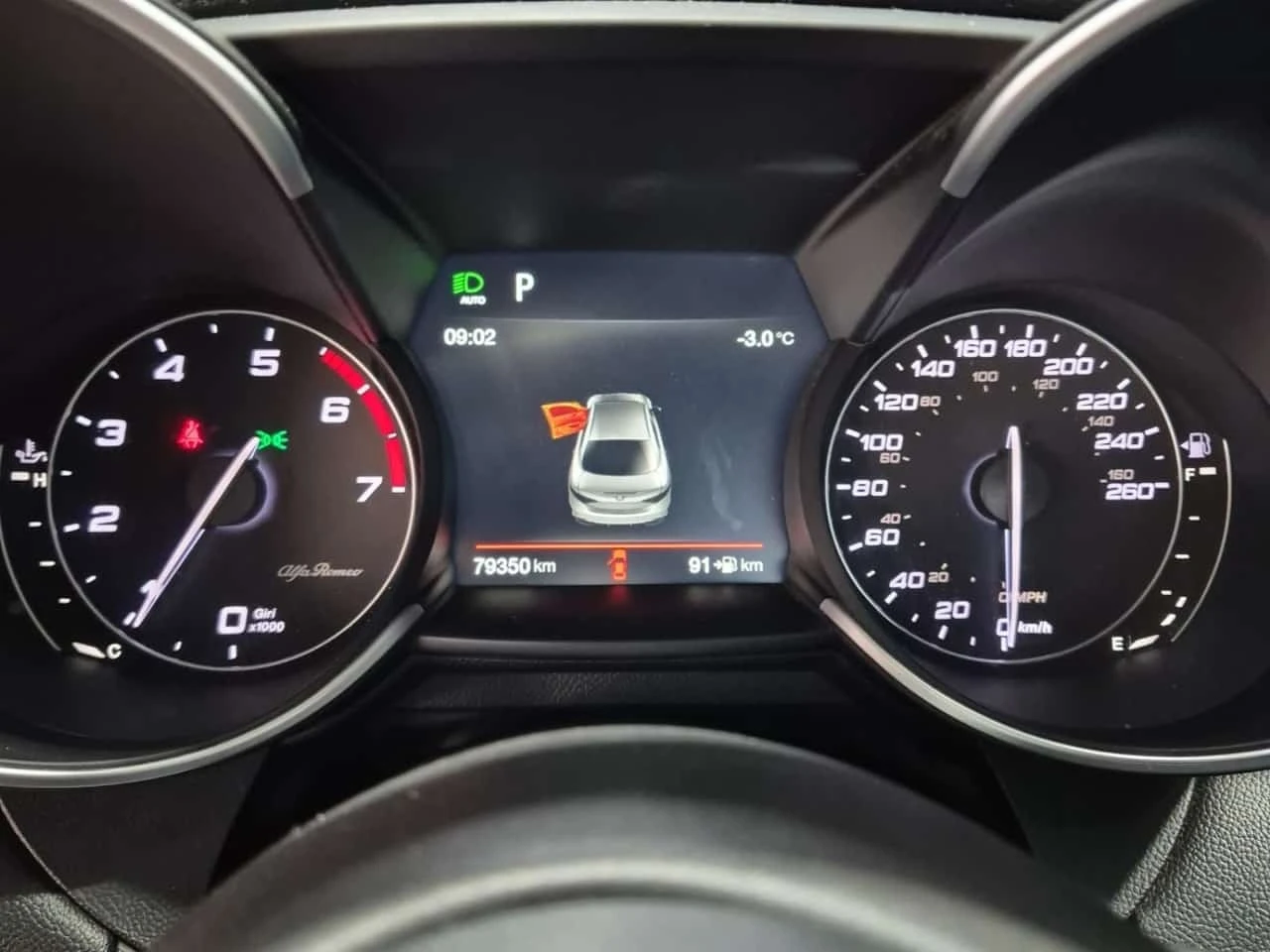 Alfa Romeo Giulia * 4DR SDN AWD * CARFAX * , снимка 10 - Автомобили и джипове - 56702465