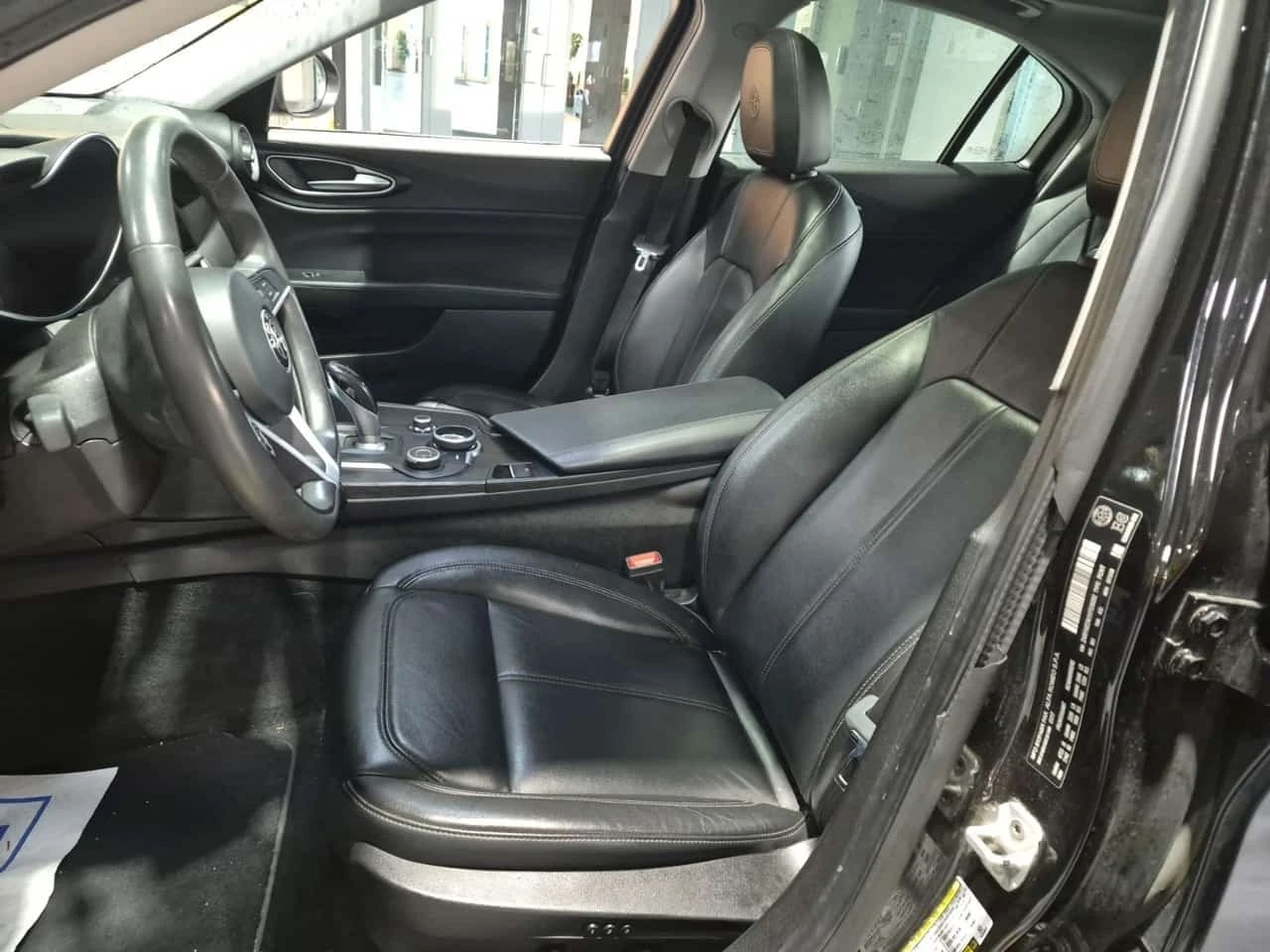 Alfa Romeo Giulia * 4DR SDN AWD * CARFAX * , снимка 8 - Автомобили и джипове - 56702465