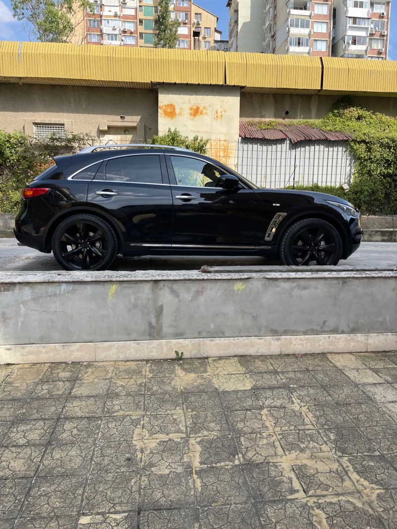 Infiniti Fx 30 S Black , снимка 4 - Автомобили и джипове - 47538077