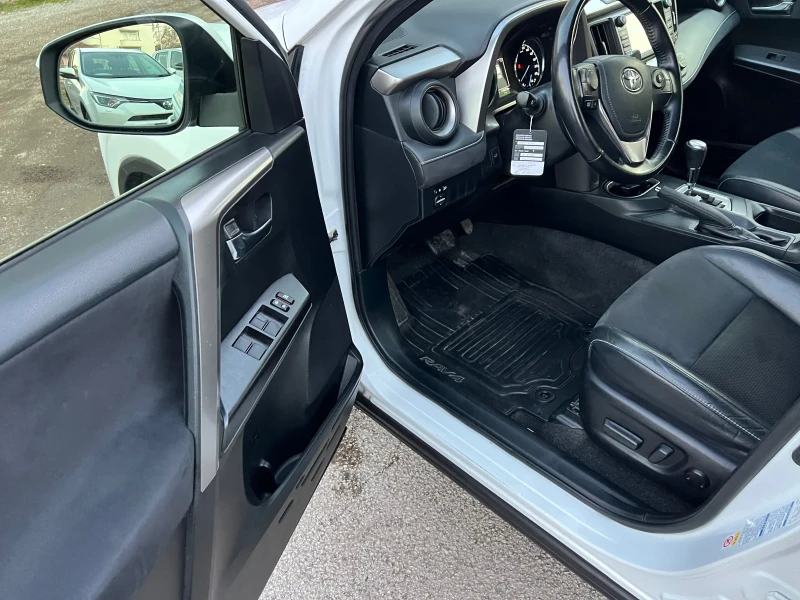 Toyota Rav4 2.5I HYBRID 4x4 Швейцария , снимка 9 - Автомобили и джипове - 49200111