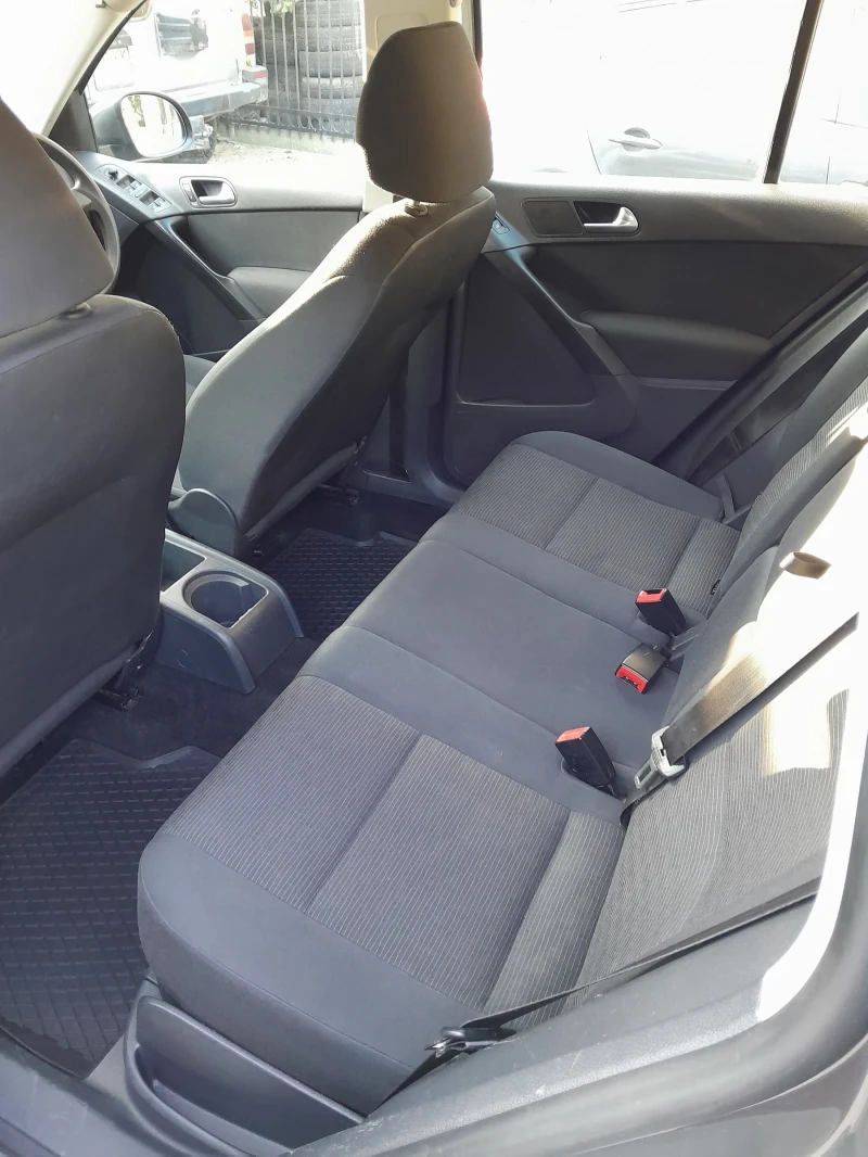 VW Tiguan, снимка 8 - Автомобили и джипове - 52449112
