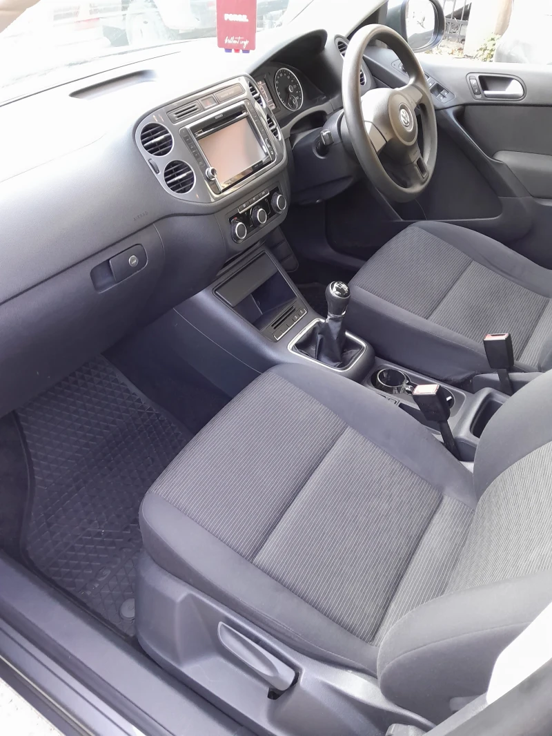 VW Tiguan, снимка 6 - Автомобили и джипове - 52449112