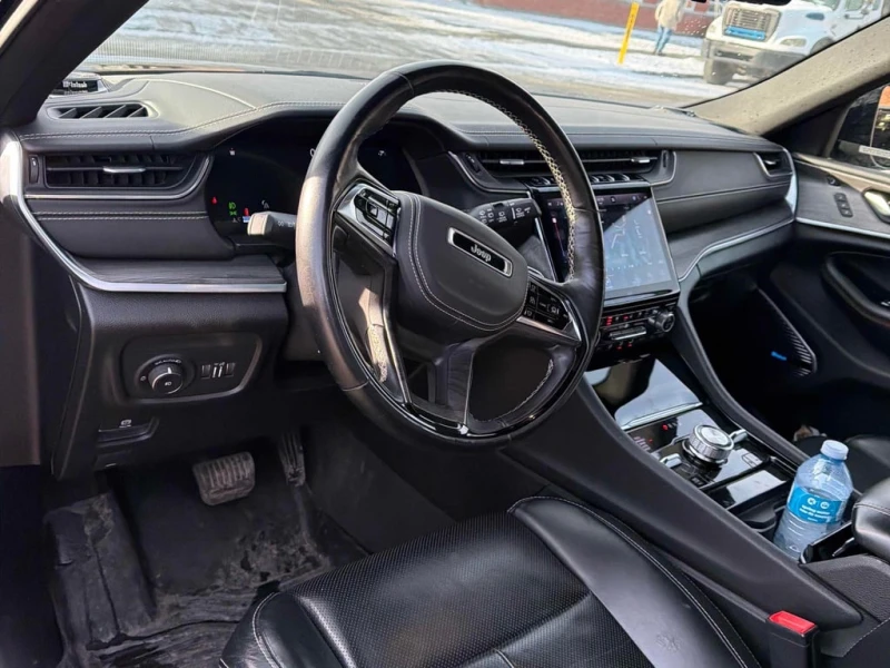 Jeep Grand cherokee * Overland * CARFAX * БЕЗ ПЪРВОНАЧАЛНА ВНОСКА, снимка 5 - Автомобили и джипове - 52715602