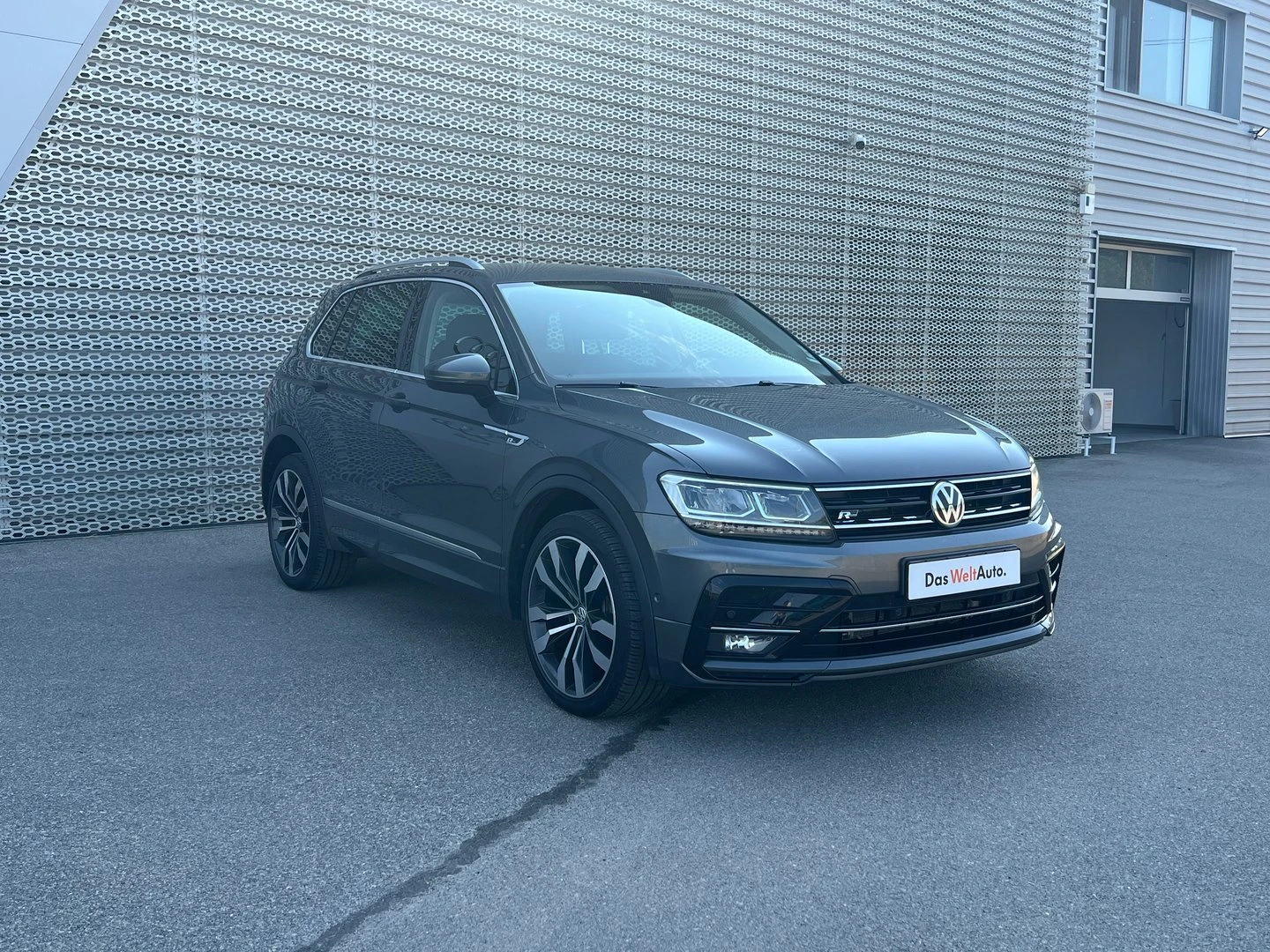 VW Tiguan Highline 2.0TDI 4MOTION BMT - изображение 3