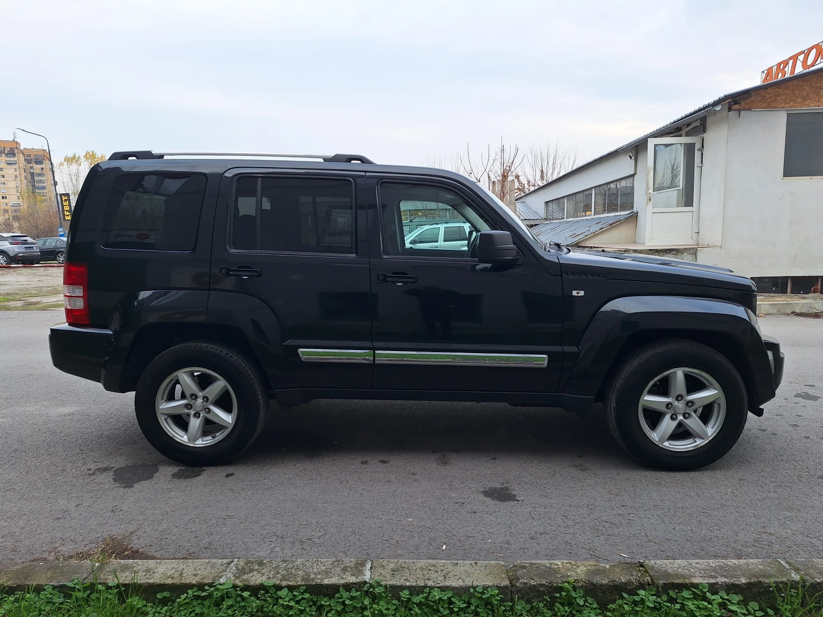 Jeep Cherokee 2.8d 177kc | Mobile.bg   5