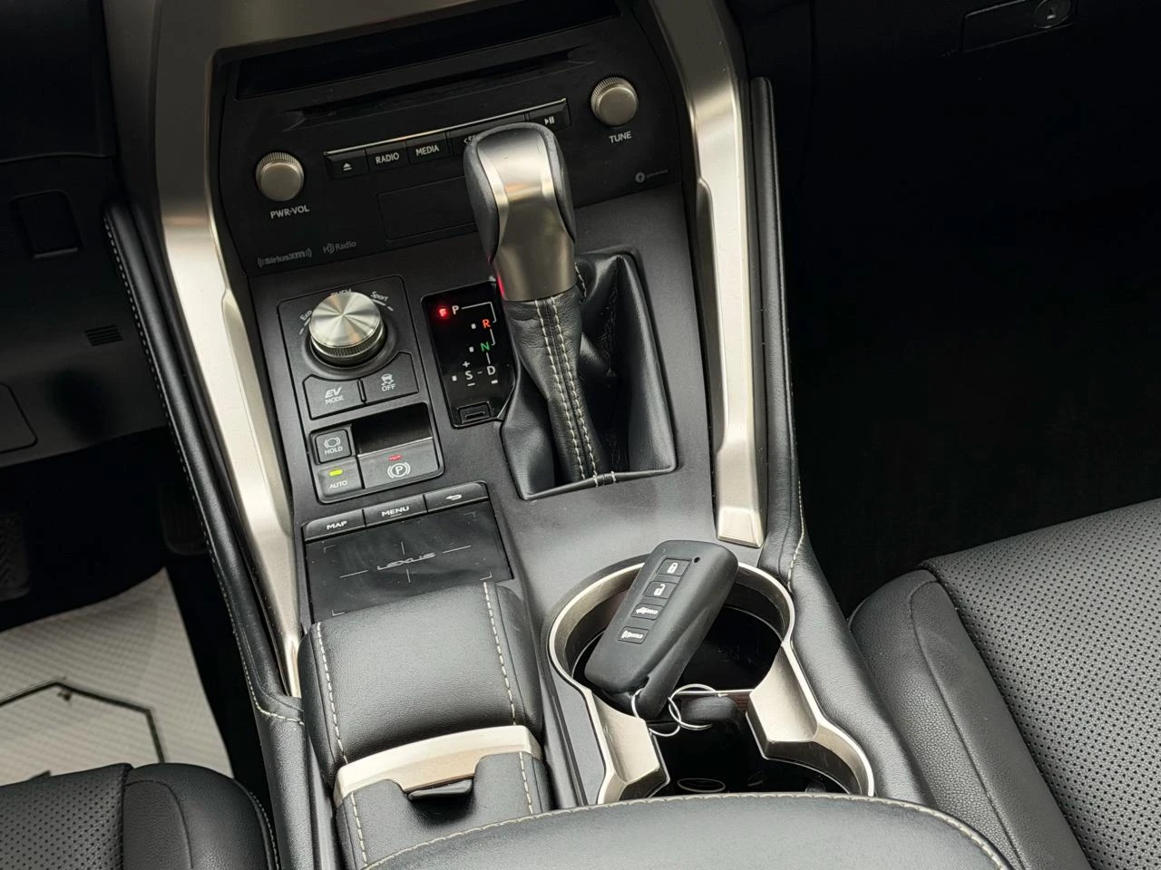 Lexus NX 300h AWD / PANO / ��������� / MARK & LEVINSON | Mobile.bg � ����������� 12