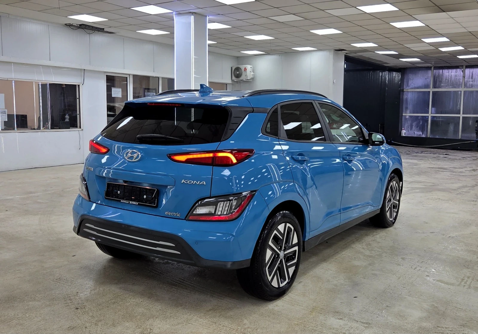 Hyundai Kona 64KWh/12000KM - изображение 3