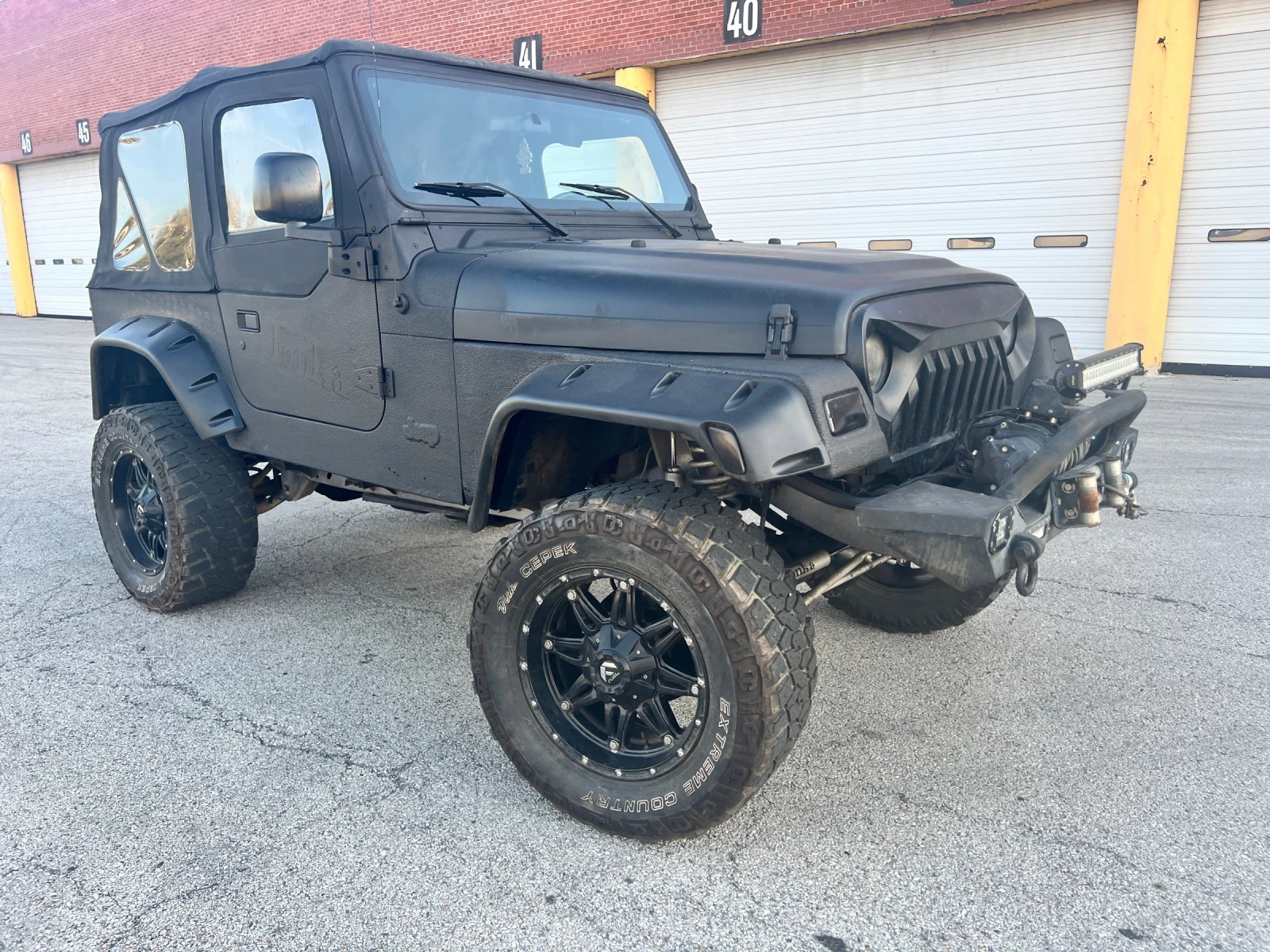 Jeep Wrangler, снимка 2 - Автомобили и джипове - 53735034