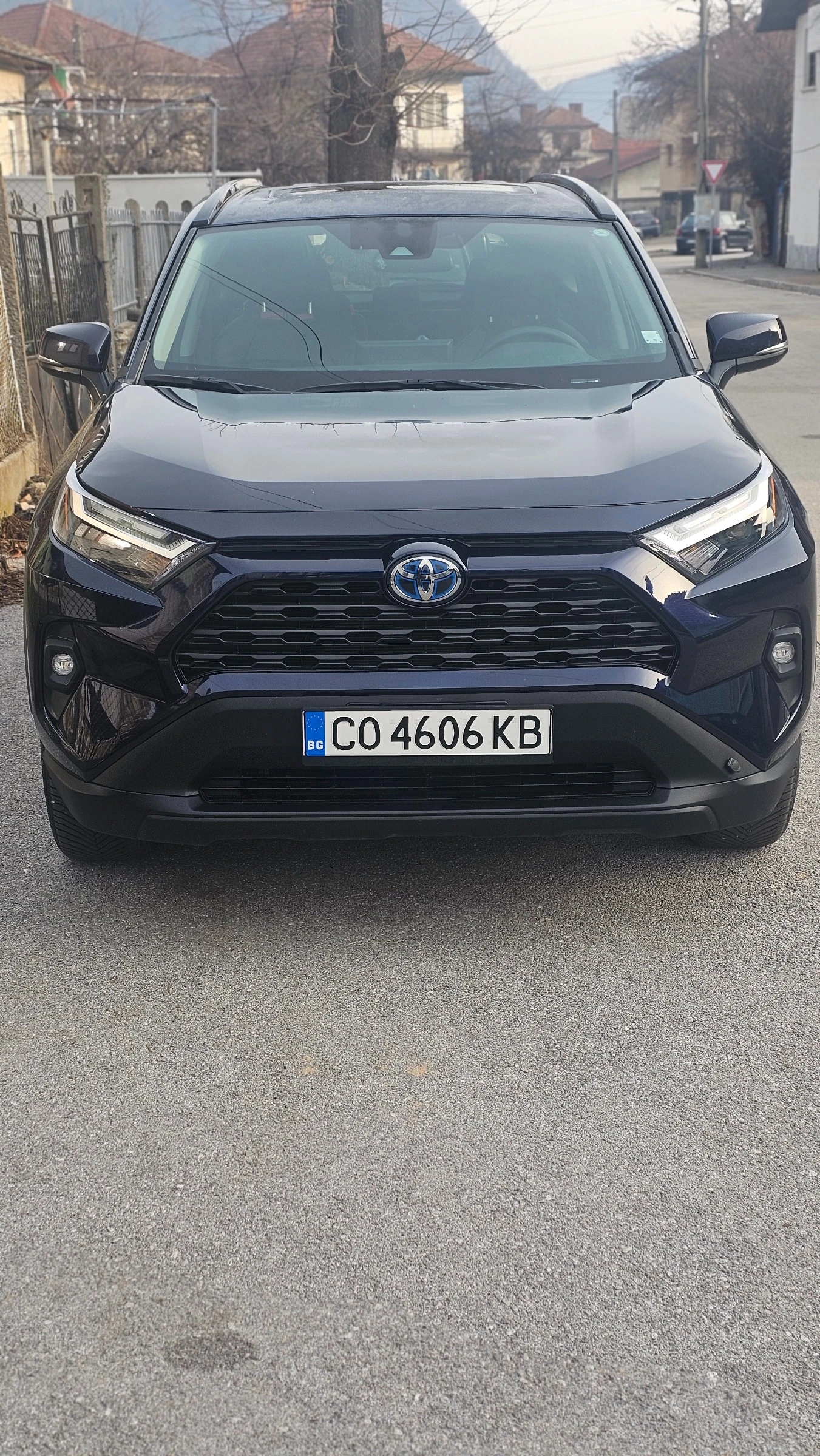 Toyota Rav4 XLE Premium Hybrid - изображение 5