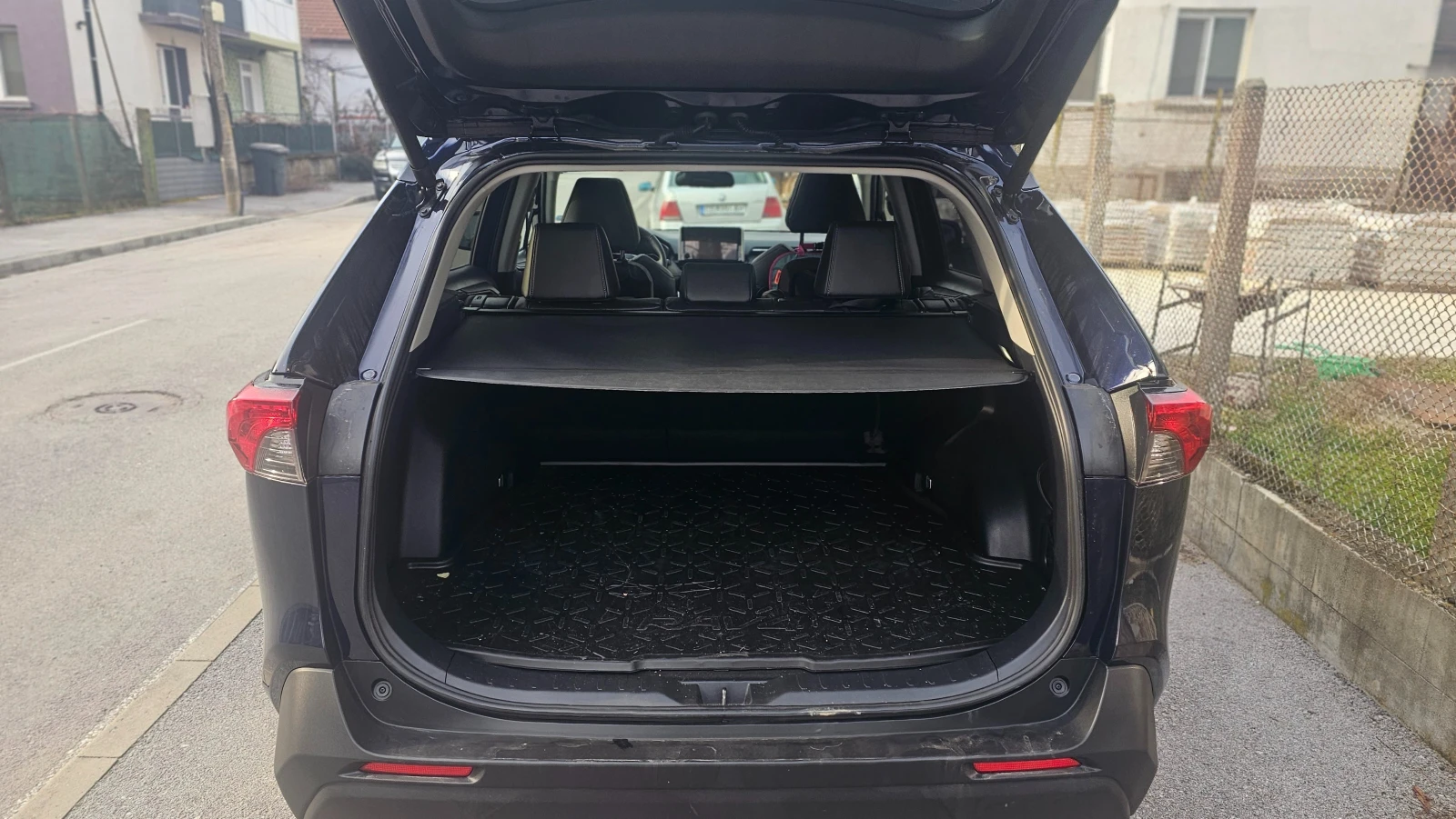 Toyota Rav4 XLE Premium Hybrid - изображение 10