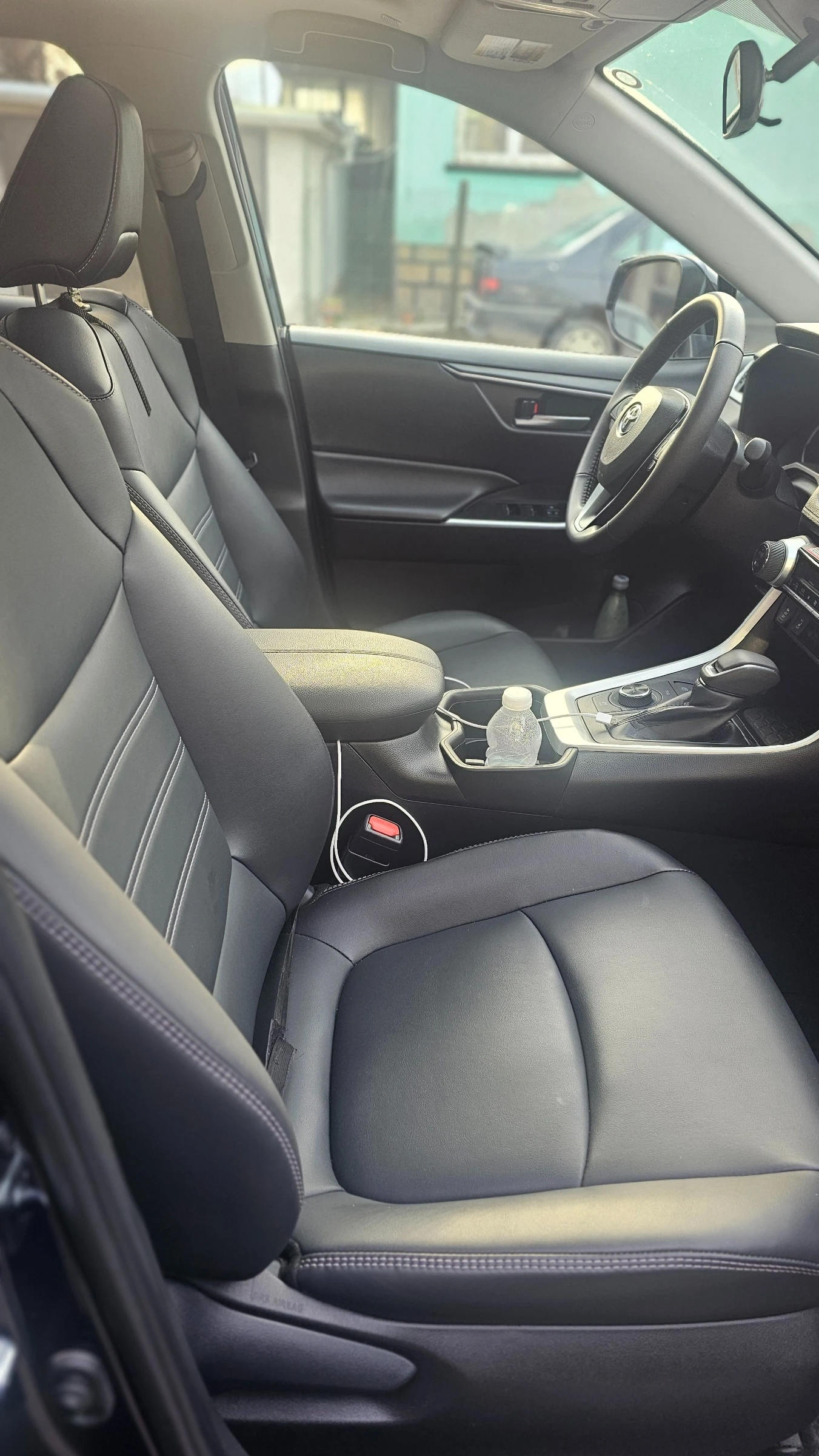 Toyota Rav4 XLE Premium Hybrid, снимка 11 - Автомобили и джипове - 53745601