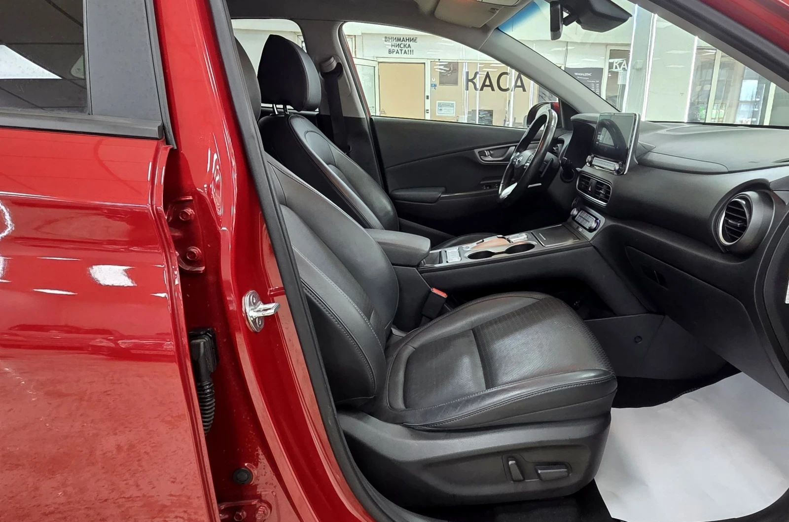 Hyundai Kona 64KWh/Premium/SOH100%/Blue Link, снимка 11 - Автомобили и джипове - 53797491