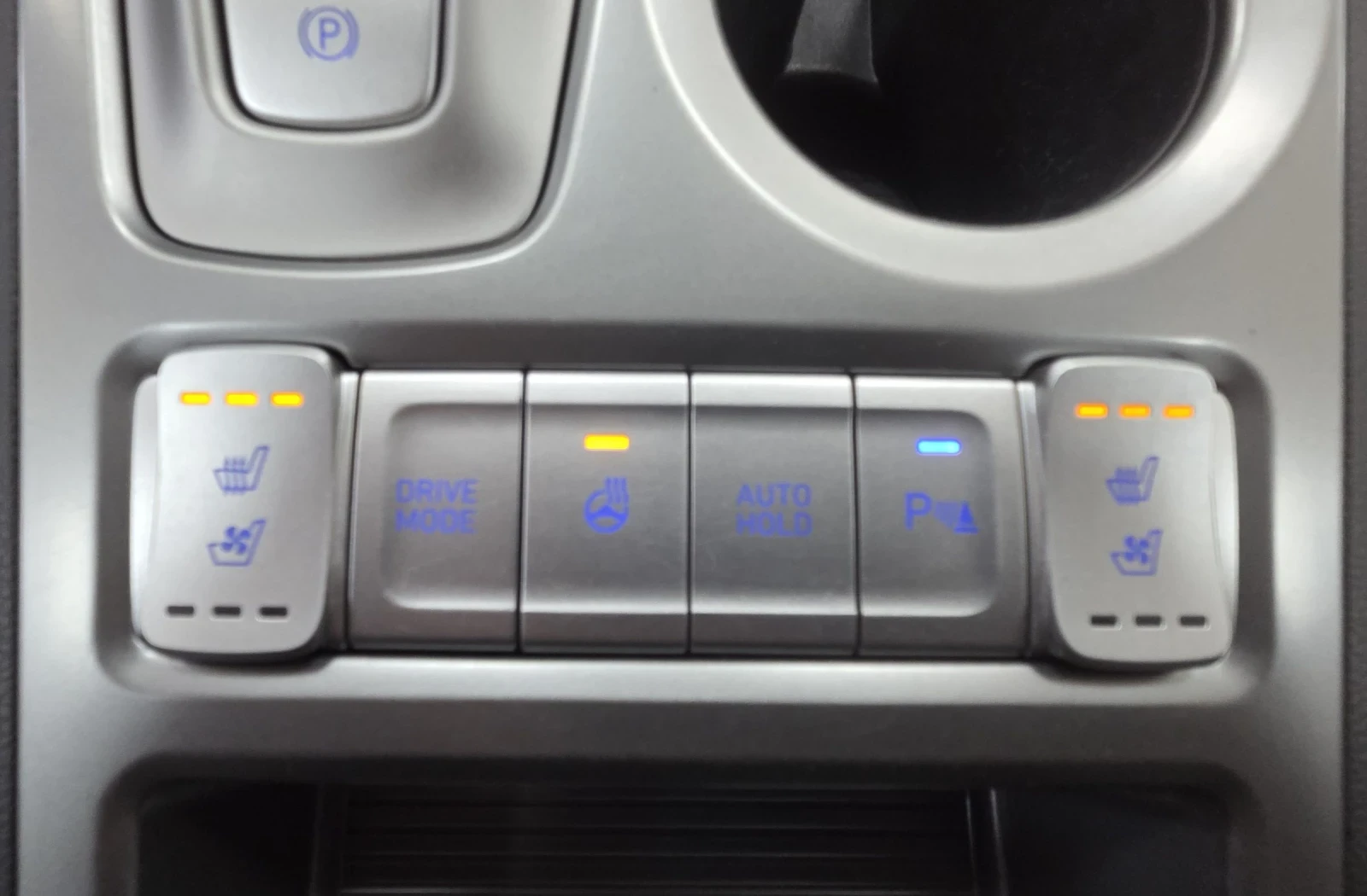 Hyundai Kona 64KWh/Premium/SOH100%/Blue Link, снимка 14 - Автомобили и джипове - 53797491