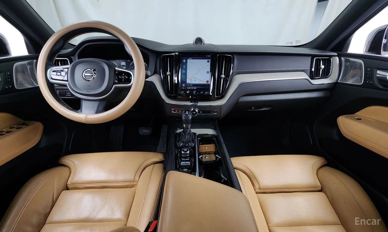 Volvo XC60 T6 INSCRIPTION/360 VIEW/LANE ASSIST/KEYLESS, снимка 7 - Автомобили и джипове - 54644453