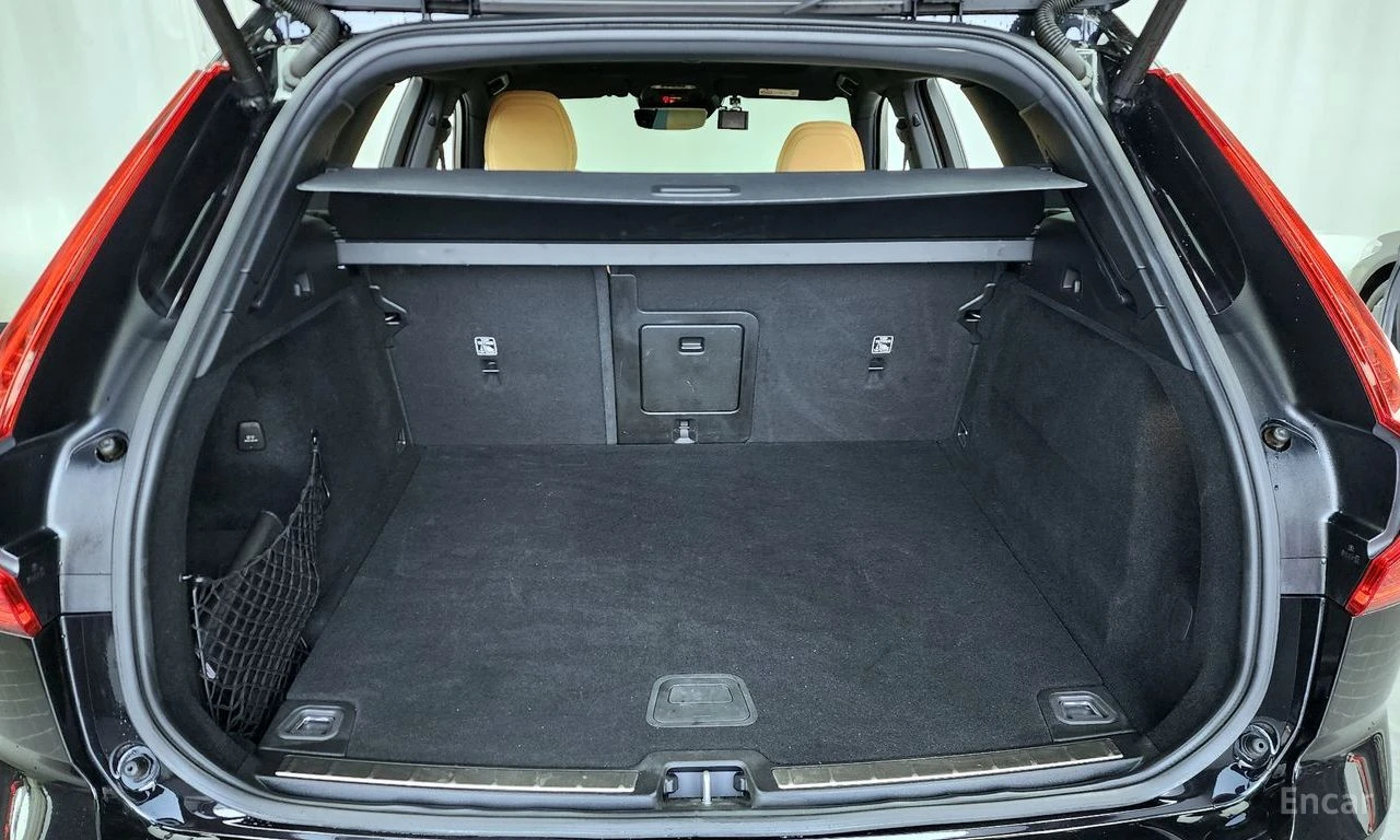 Volvo XC60 T6 INSCRIPTION/360 VIEW/LANE ASSIST/KEYLESS, снимка 17 - Автомобили и джипове - 54644453