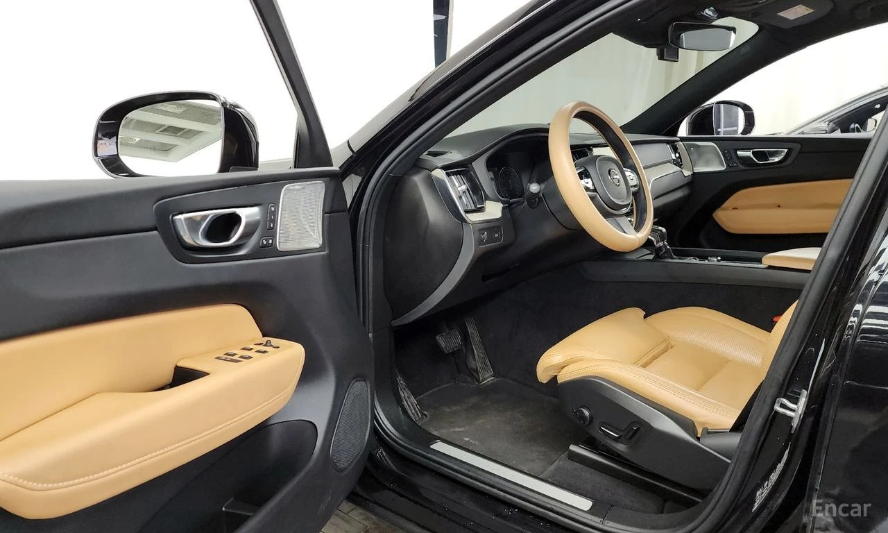 Volvo XC60 T6 INSCRIPTION/360 VIEW/LANE ASSIST/KEYLESS, снимка 6 - Автомобили и джипове - 54644453
