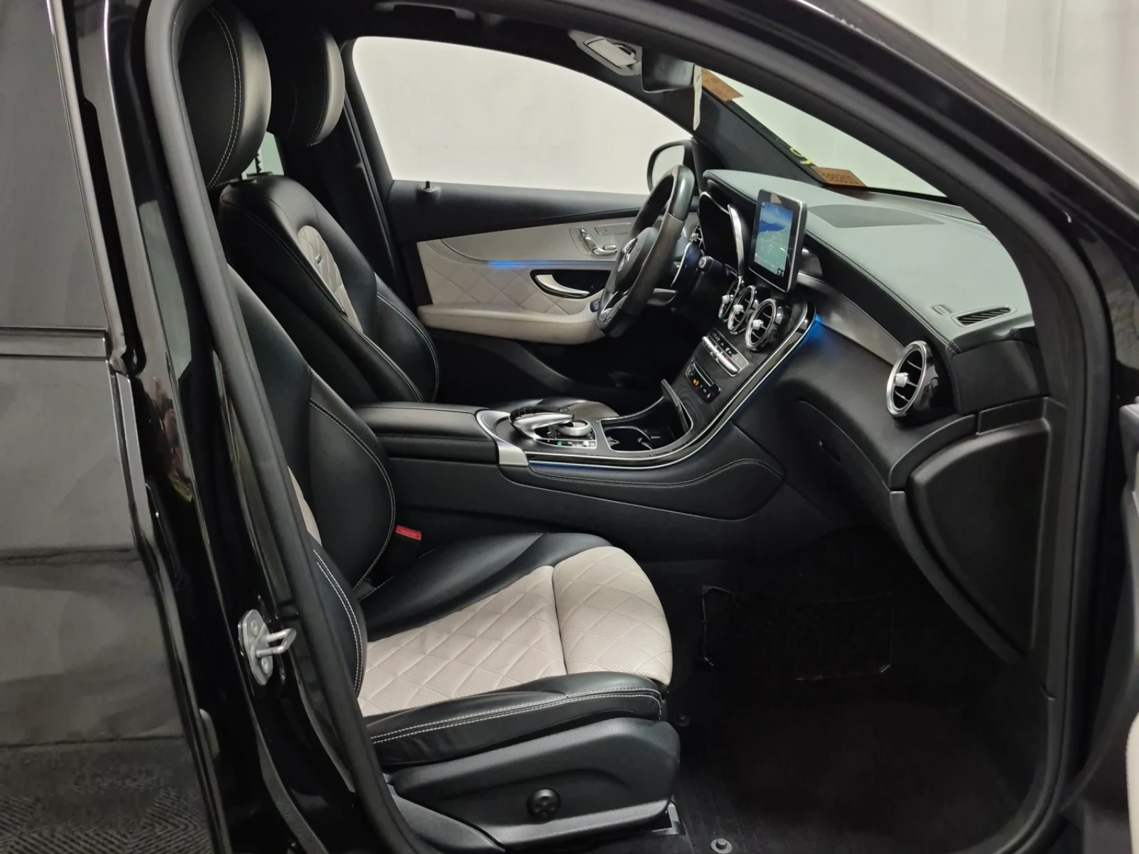 Mercedes-Benz GLC 63 AMG  S, снимка 12 - Автомобили и джипове - 54906278