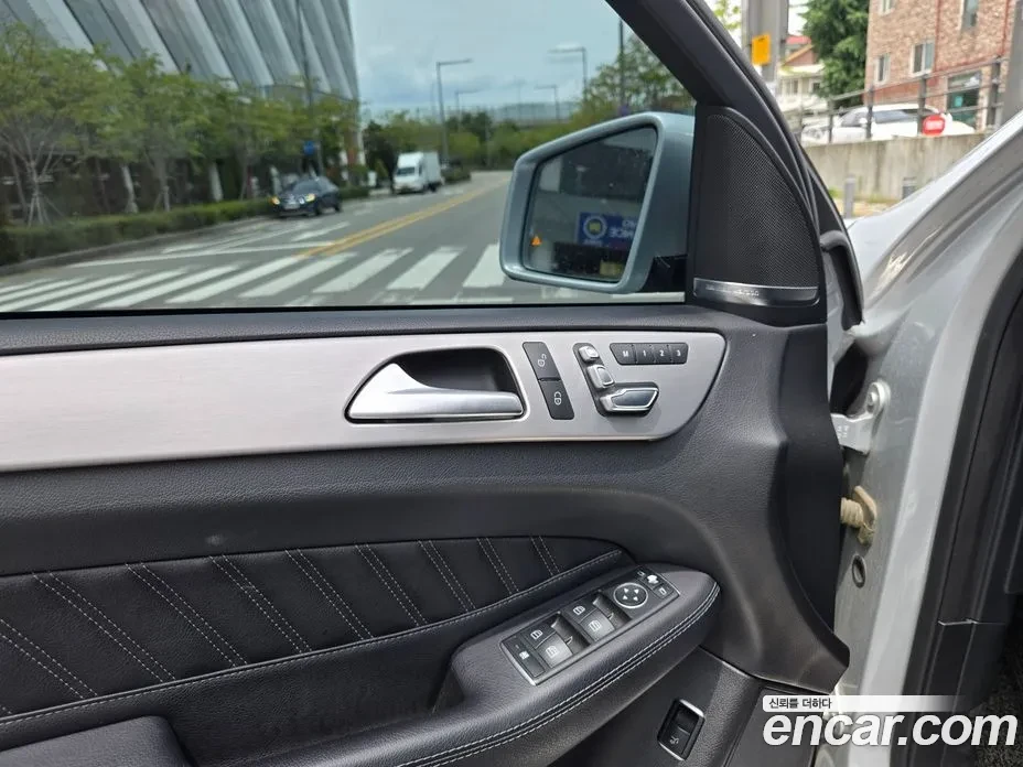 Mercedes-Benz GLE 350 КУПЕ * 360 КАМЕРИ * ДВД * АСИСТ ПАКЕТ * * , снимка 8 - Автомобили и джипове - 55791369