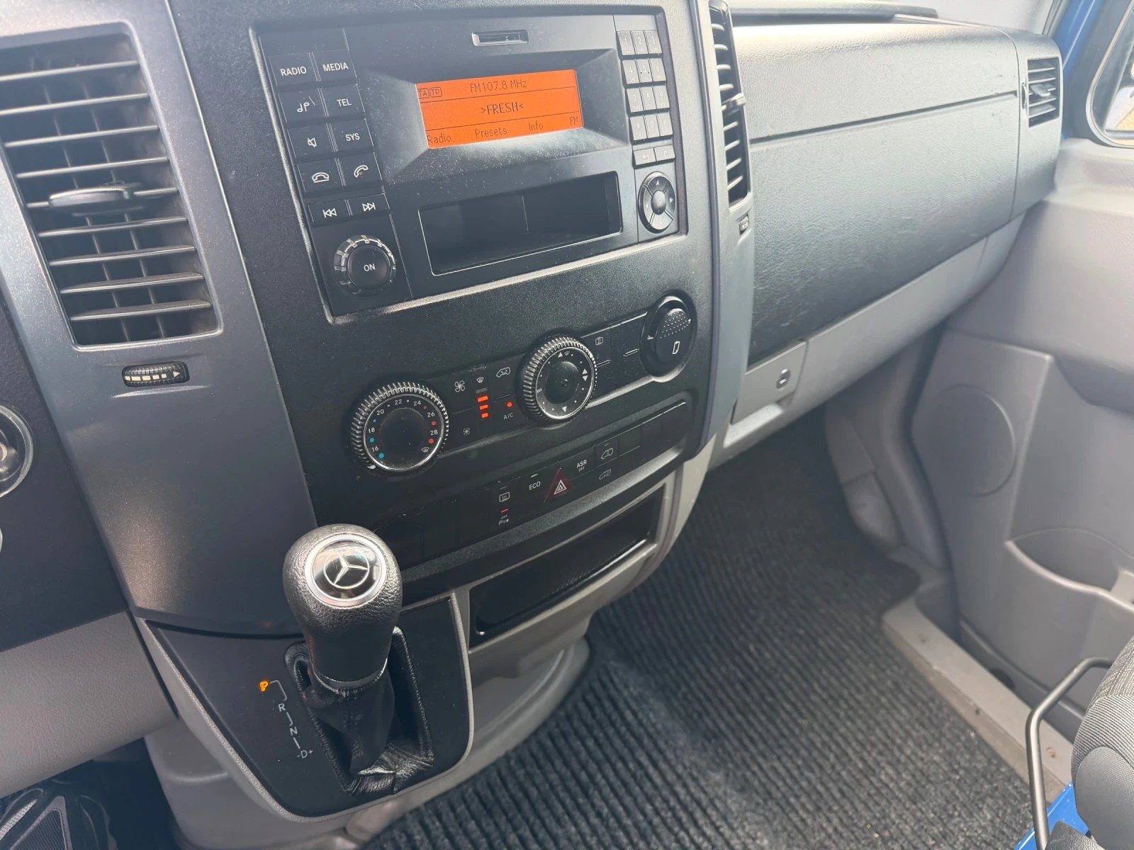 Mercedes-Benz Sprinter ТОП!9МЕСТА!КЛИМА!7GTRONIC!, снимка 9 - Бусове и автобуси - 56314446