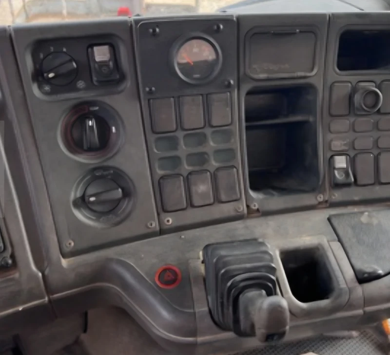 Scania R 360 самосвал , снимка 9 - Камиони - 52658095