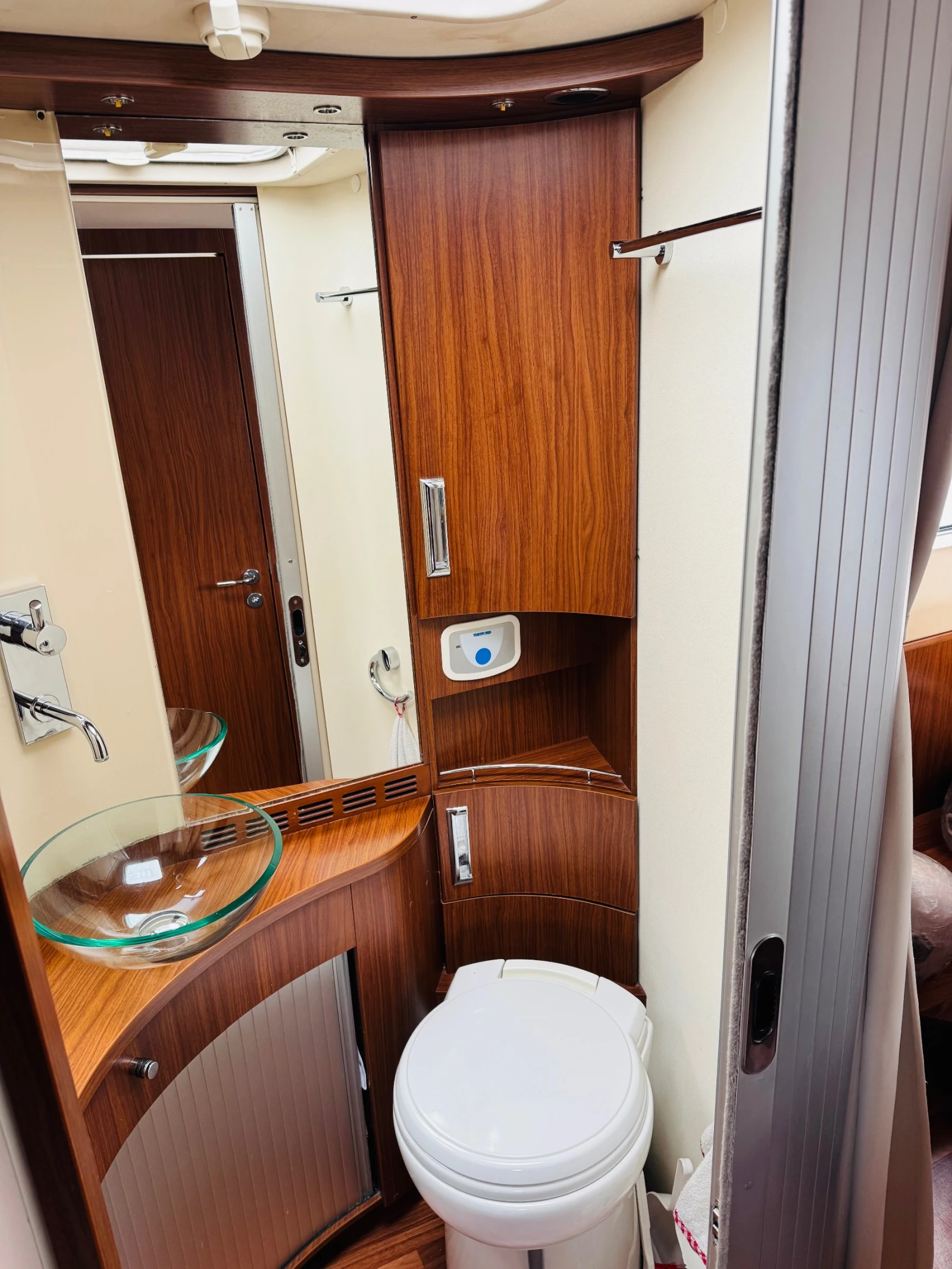 Кемпер HYMER / ERIBA S840, снимка 4 - Каравани и кемпери - 54589549
