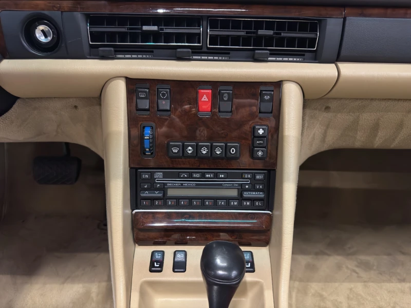 Mercedes-Benz 560 SEC 59000км!!!, снимка 13 - Автомобили и джипове - 51702525