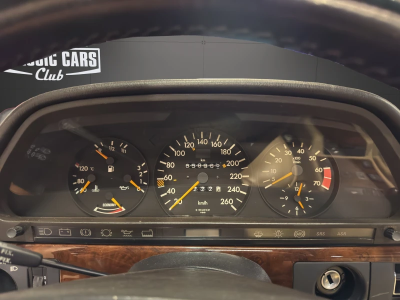 Mercedes-Benz 560 SEC 59000км!!!, снимка 17 - Автомобили и джипове - 51702525