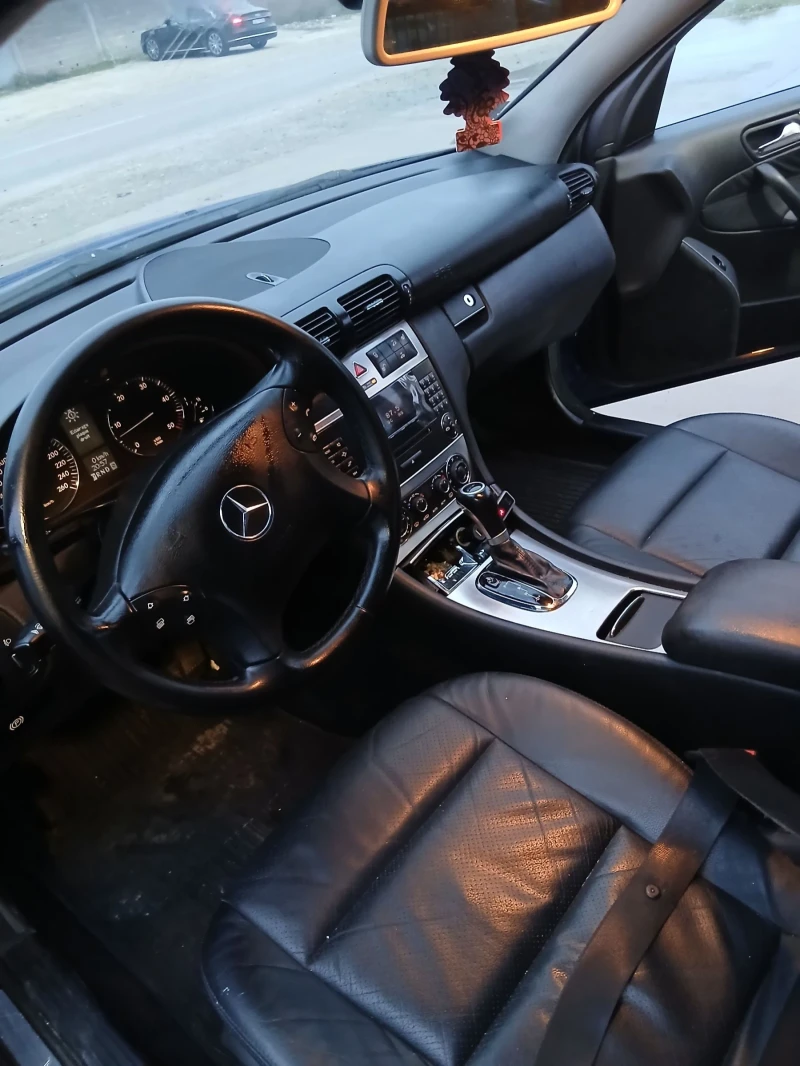 Mercedes-Benz C 270, снимка 4 - Автомобили и джипове - 52862802