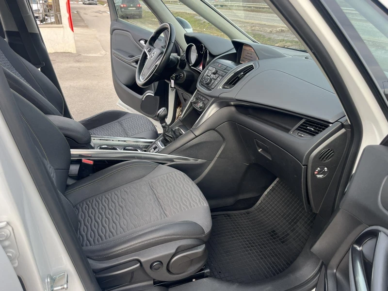 Opel Zafira 2.0 ECOFLEX 131к 6 СКОРОСТИ  АВТОПИЛОТ КЛИМАТРОНИК, снимка 11 - Автомобили и джипове - 53566239