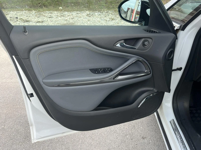 Opel Zafira 2.0 ECOFLEX 131к 6 СКОРОСТИ  АВТОПИЛОТ КЛИМАТРОНИК, снимка 7 - Автомобили и джипове - 53566239