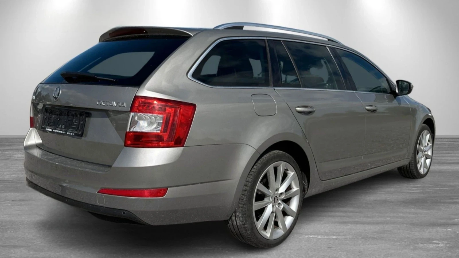Skoda Octavia 1.4 TSI | DSG | Ксенон | Модел 2015г. - изображение 3