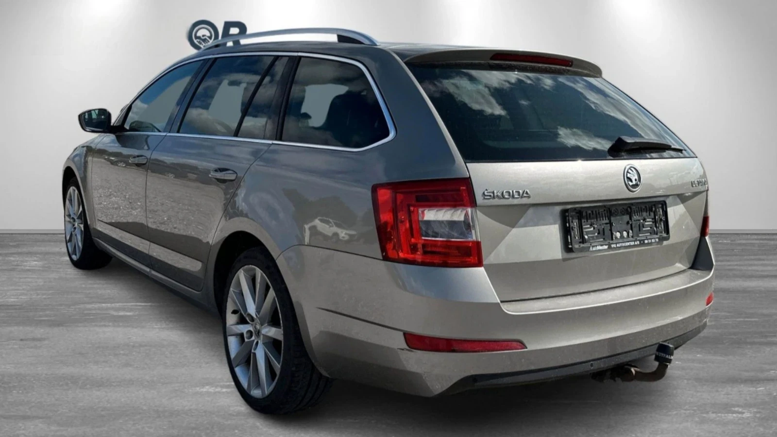 Skoda Octavia 1.4 TSI | DSG | Ксенон | Модел 2015г. - изображение 2