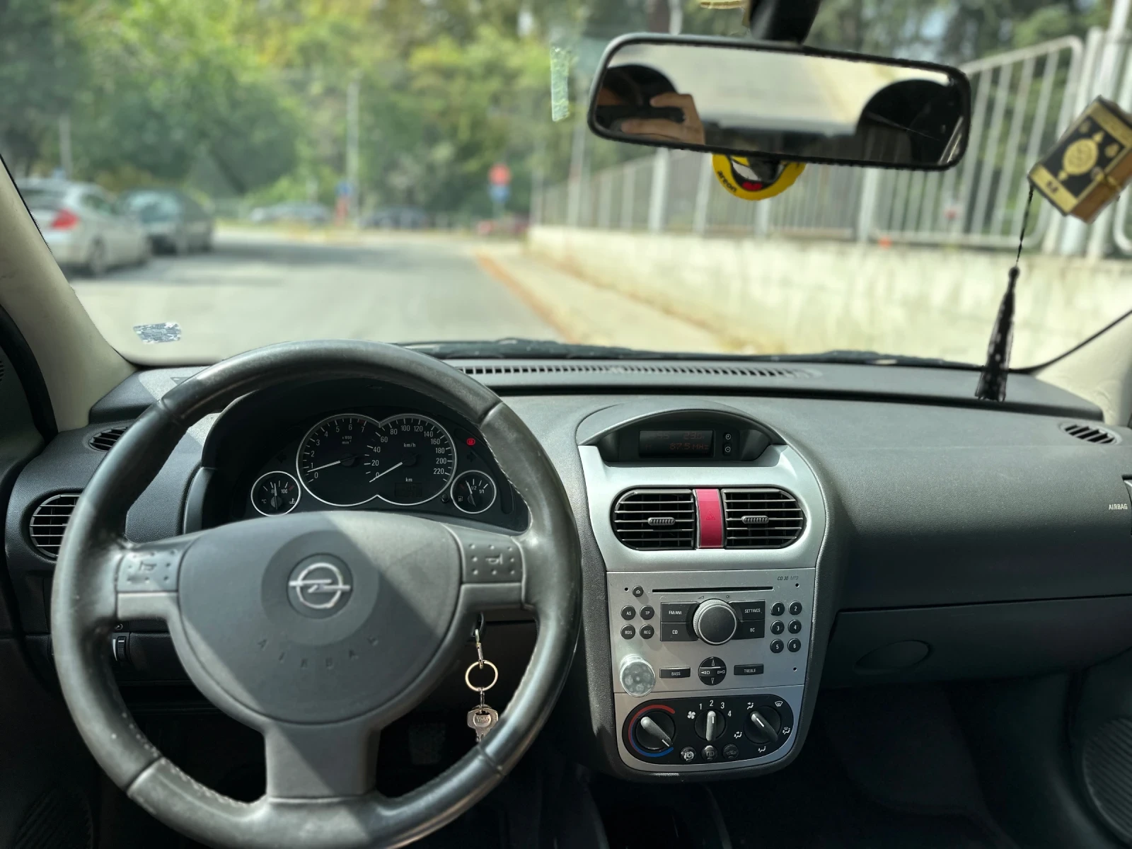 Opel Corsa 1.2Twinport - изображение 10