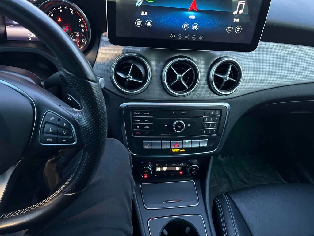 Mercedes-Benz CLA * 250 * CARFAX * ЦЕНА ДО БГ - изображение 9