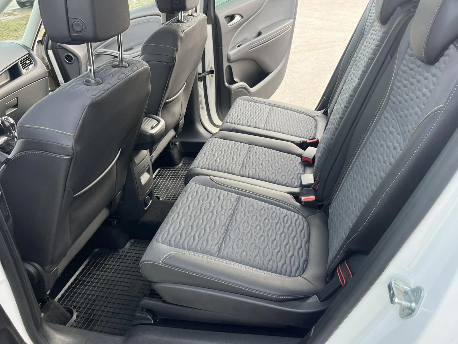 Opel Zafira 2.0 ECOFLEX 131к 6 СКОРОСТИ  АВТОПИЛОТ КЛИМАТРОНИК - изображение 9