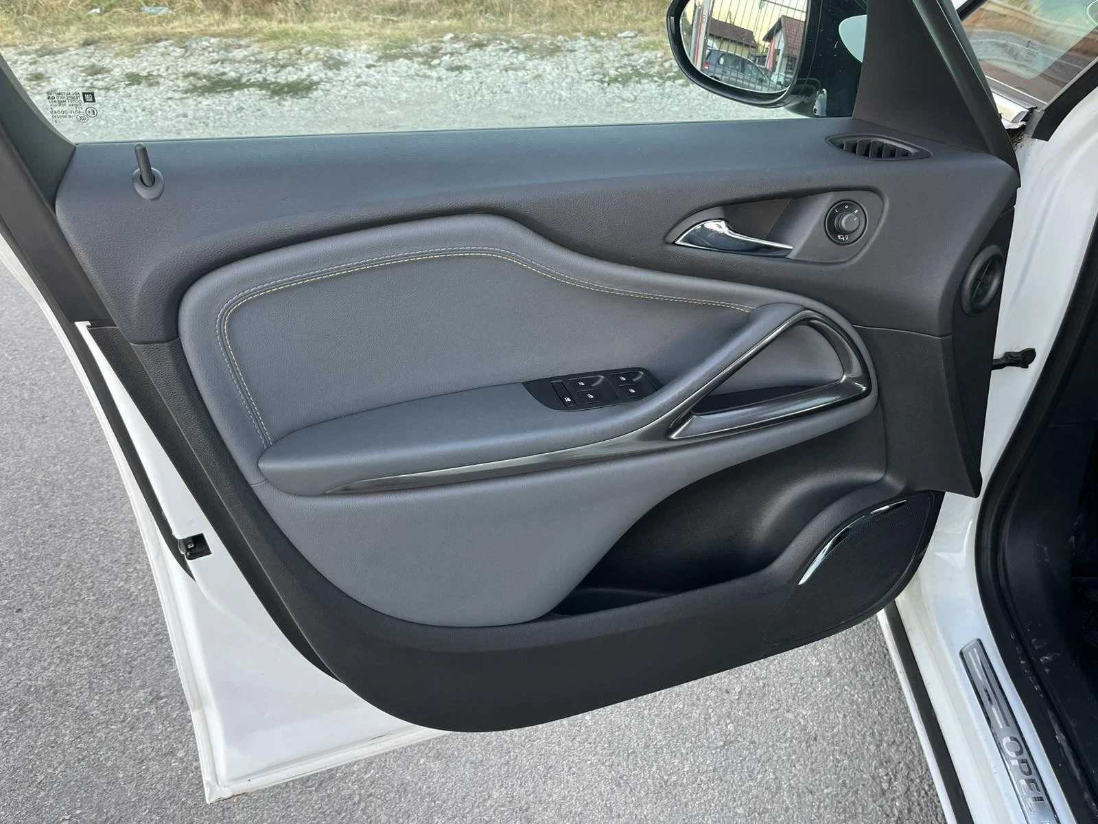 Opel Zafira 2.0 ECOFLEX 131к 6 СКОРОСТИ  АВТОПИЛОТ КЛИМАТРОНИК, снимка 7 - Автомобили и джипове - 53566239