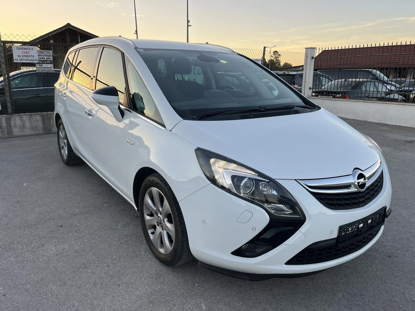 Opel Zafira 2.0 ECOFLEX 131к 6 СКОРОСТИ  АВТОПИЛОТ КЛИМАТРОНИК, снимка 3 - Автомобили и джипове - 53566239