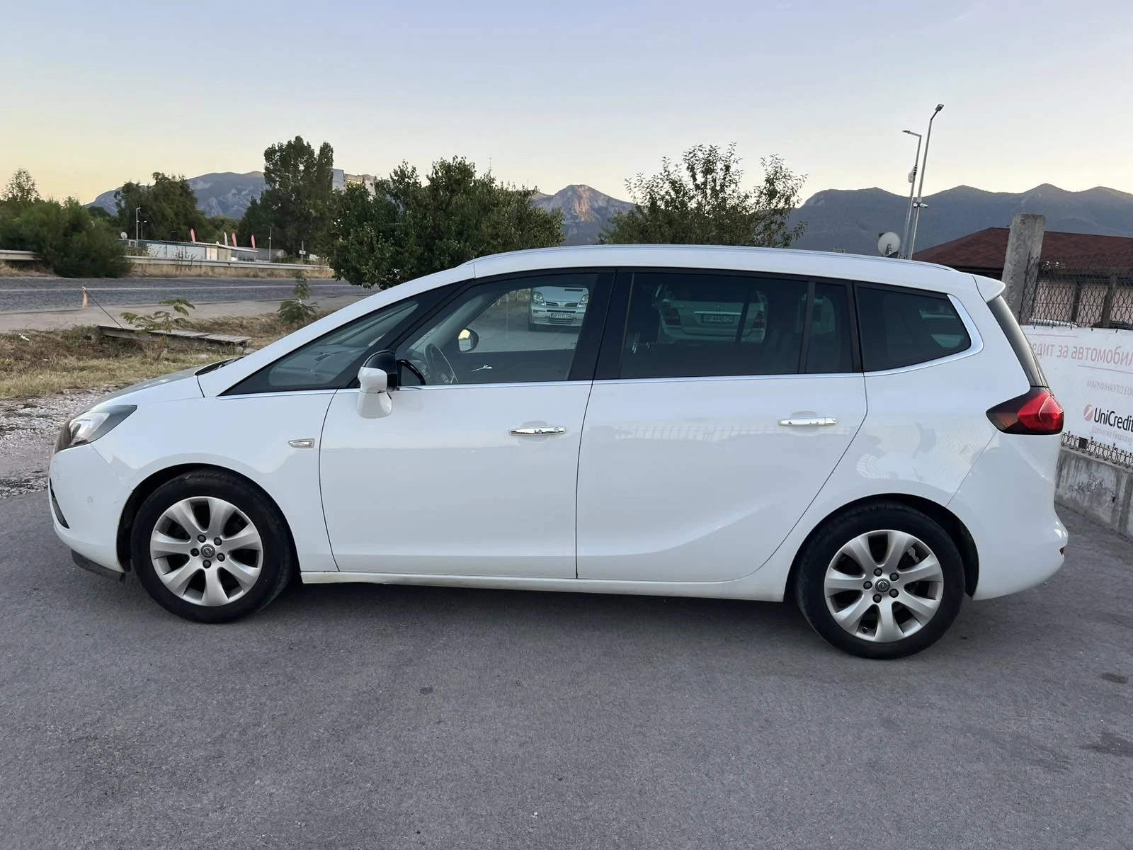 Opel Zafira 2.0 ECOFLEX 131к 6 СКОРОСТИ  АВТОПИЛОТ КЛИМАТРОНИК, снимка 6 - Автомобили и джипове - 53566239