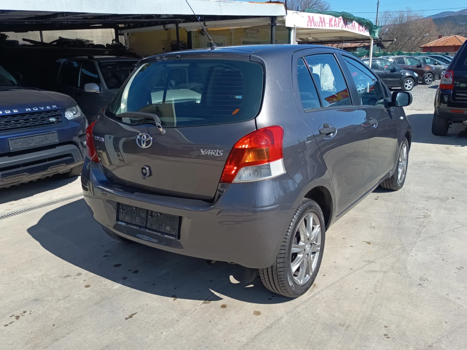Toyota Yaris 1.0vvti, снимка 4 - Автомобили и джипове - 53814776