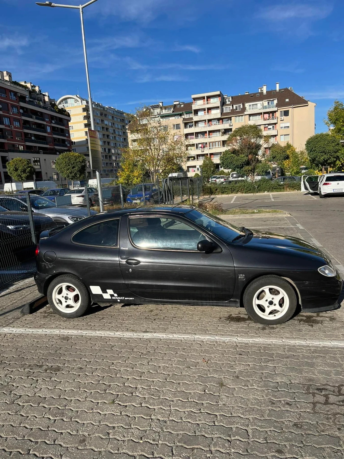 Renault Megane, снимка 3 - Автомобили и джипове - 53945930