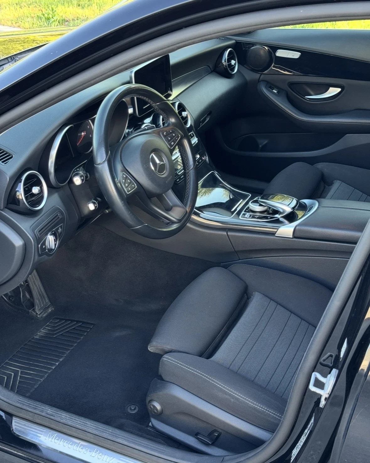 Mercedes-Benz C 200 Distronic / AMG , снимка 7 - Автомобили и джипове - 54429513