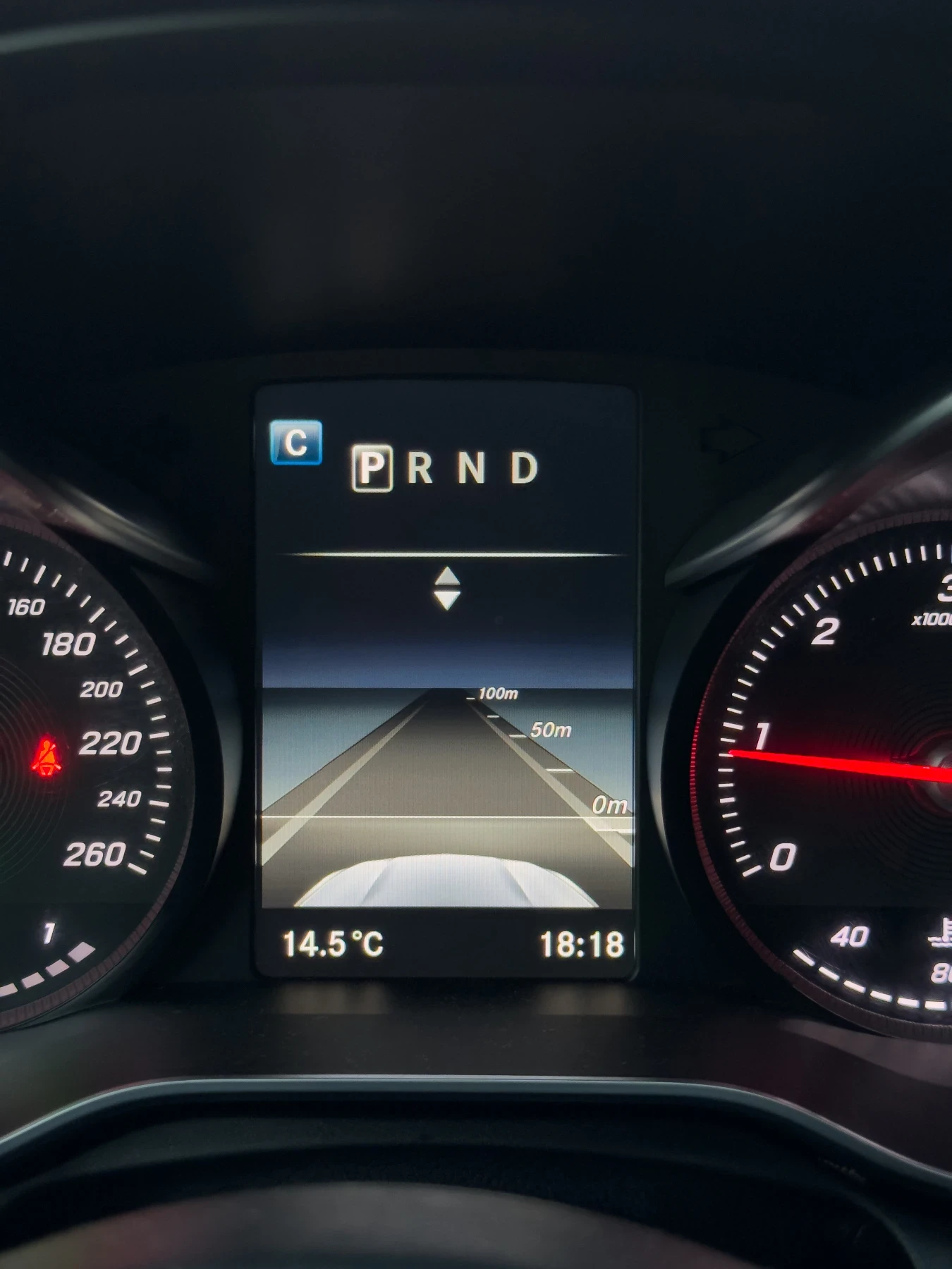 Mercedes-Benz C 200 Distronic / AMG , снимка 16 - Автомобили и джипове - 54429513
