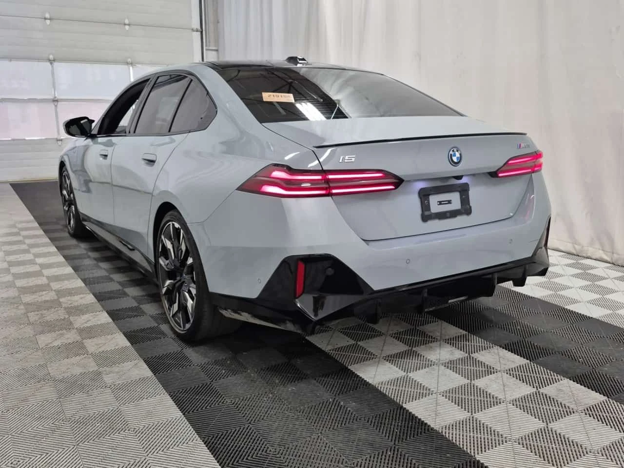 BMW i5 M60 XDRIVE| BOWERS & WILKINS| SWAROWSKI| SKY LOUNG | Mobile.bg � ����������� 4