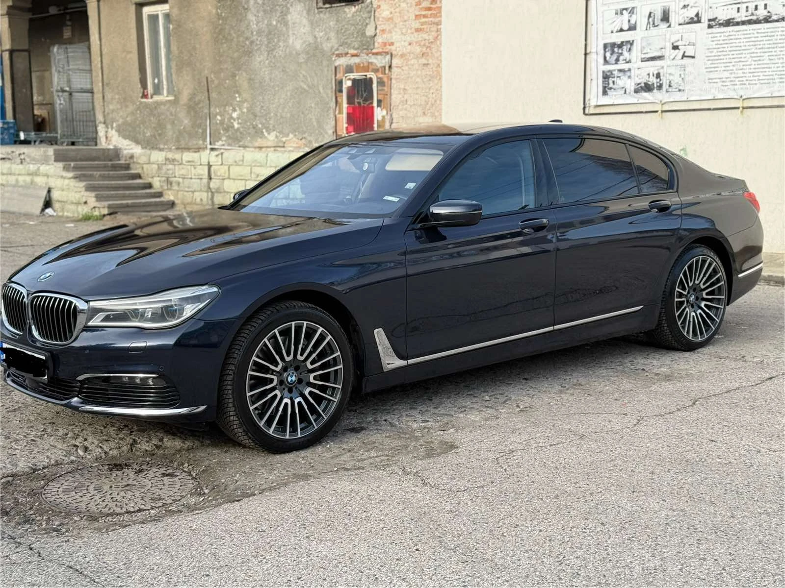 BMW 750 LI, снимка 9 - Автомобили и джипове - 54911262