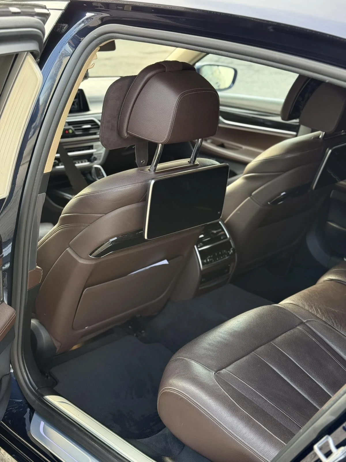 BMW 750 LI, снимка 10 - Автомобили и джипове - 54911262