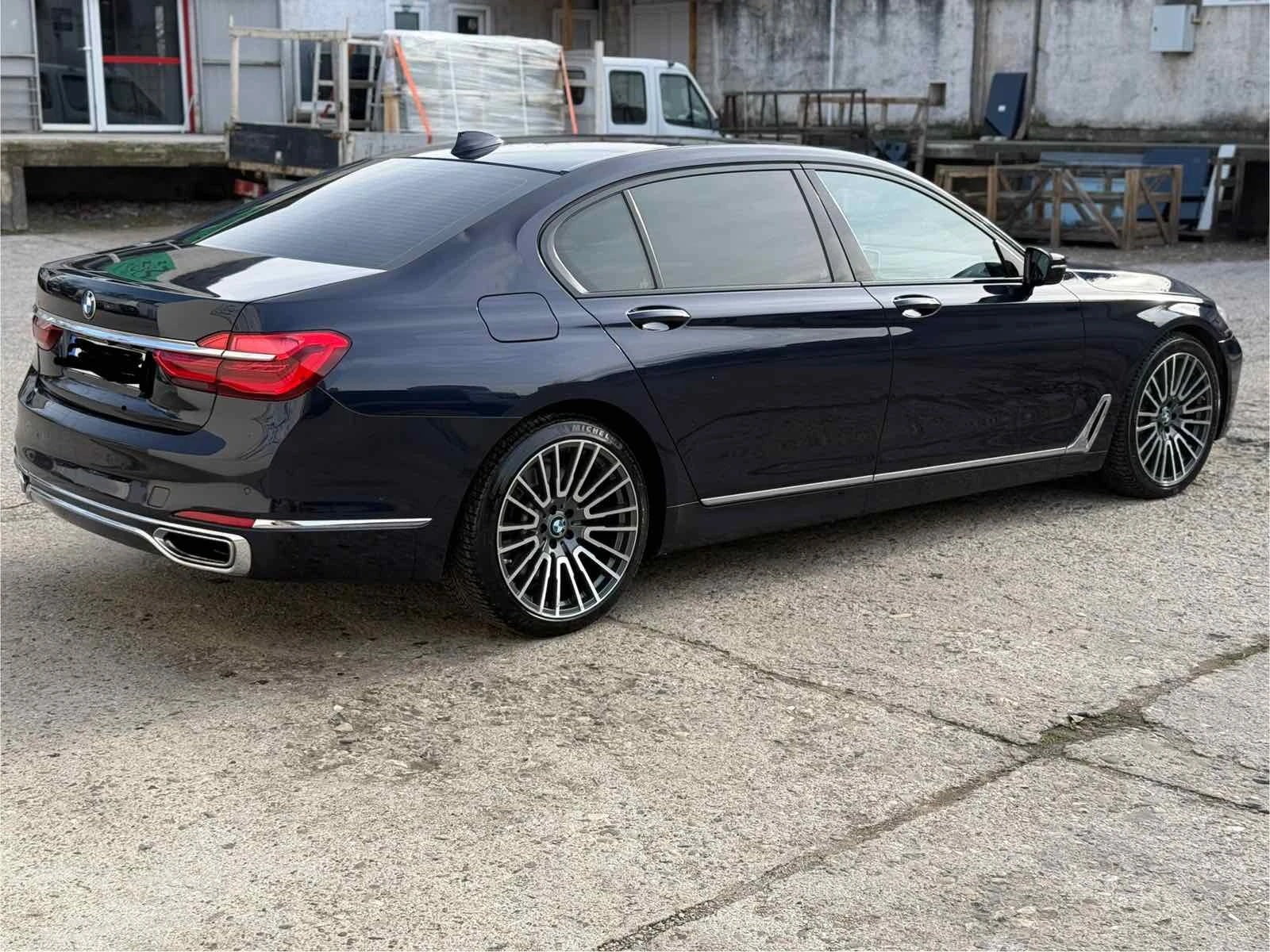 BMW 750 LI, снимка 6 - Автомобили и джипове - 54911262