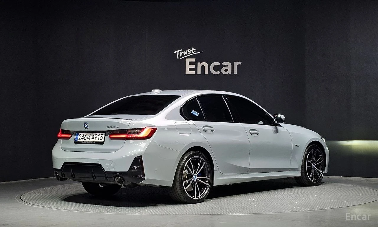 BMW 330 M* SPORT* LASER* ДИСТРОНИК* ХЕДЪП* LANE* ASSIST* , снимка 2 - Автомобили и джипове - 55831484