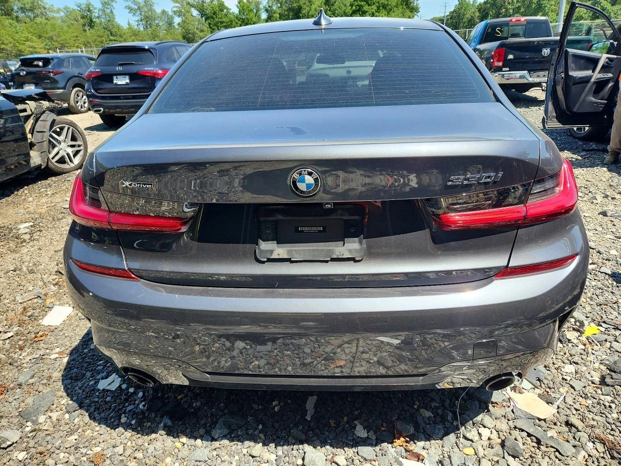 BMW 330 2.0l Xi, снимка 6 - Автомобили и джипове - 56052993