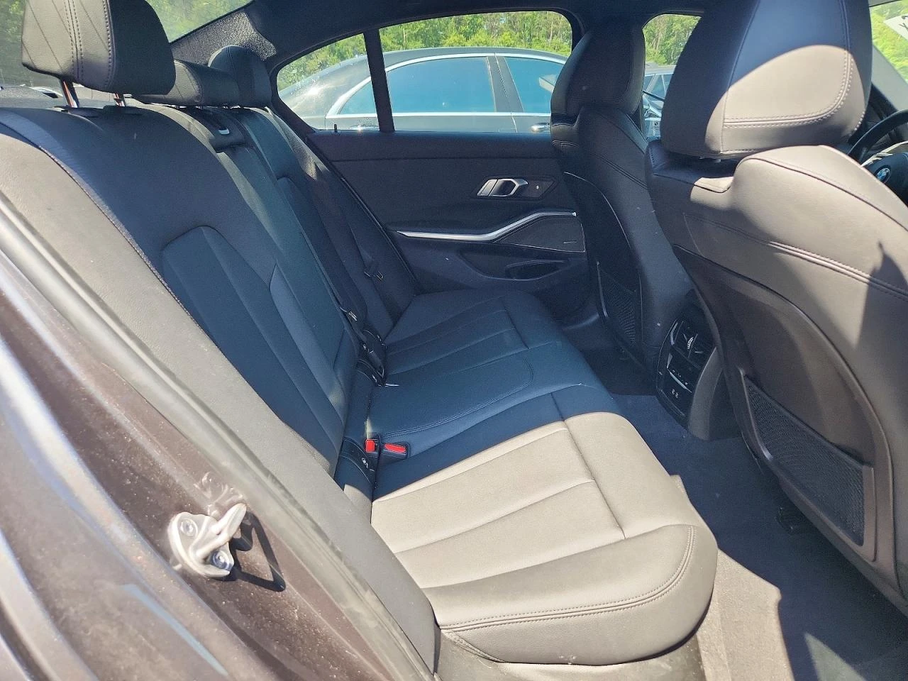BMW 330 2.0l Xi, снимка 10 - Автомобили и джипове - 56052993