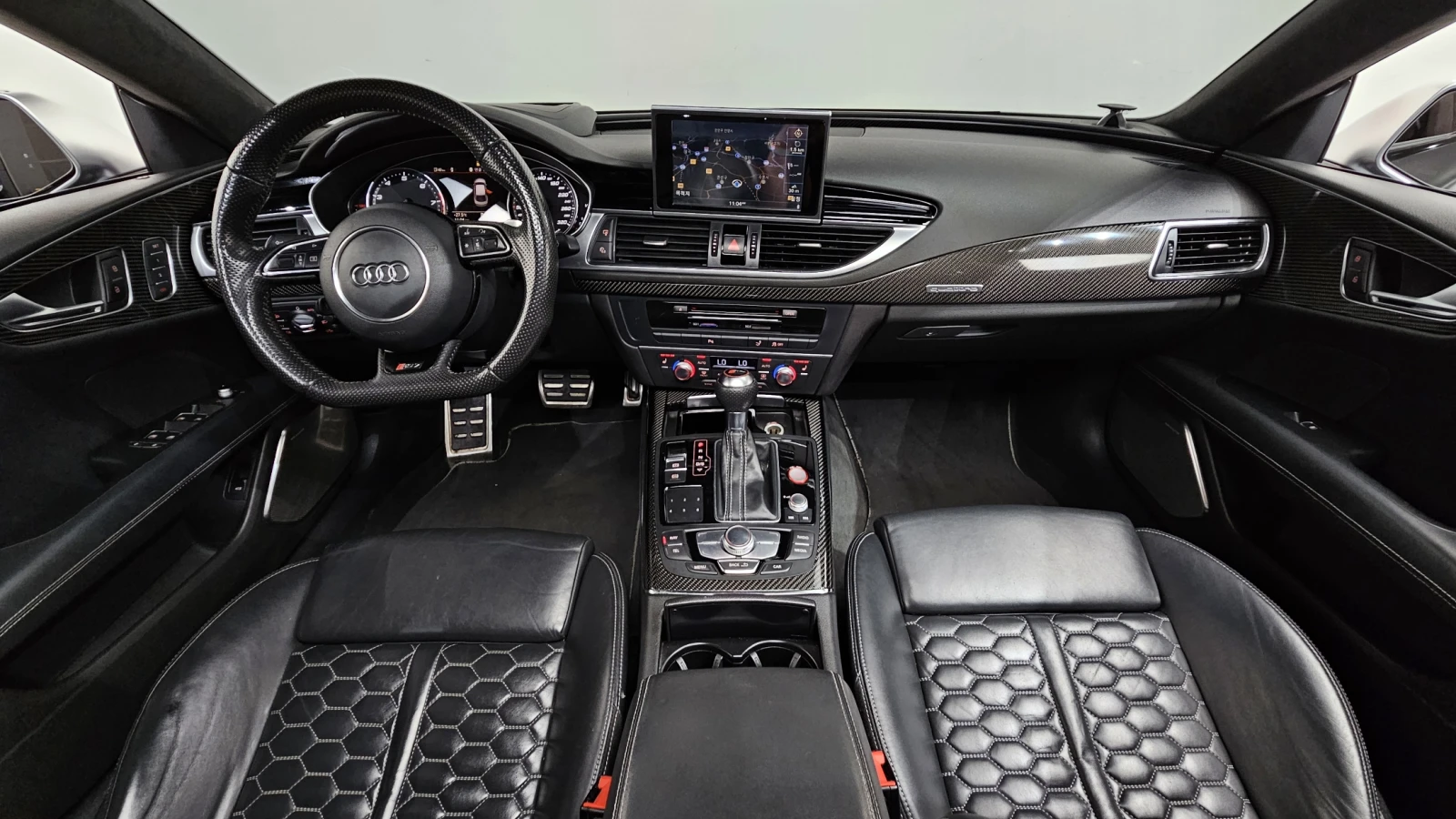 Audi Rs7 КЕРАМИКА* ВЪЗДУХ* ECU MAP* DIS* B&O* СОБСТВЕН ЛИЗИ, снимка 7 - Автомобили и джипове - 56180587